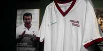 - Foto: Marina Garcia/Fluminense - Legenda: Camisa em homenagem ao técnico Parreira no Fluminense / Jogada10