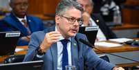 Alessandro Vieira apresentou relatório favorável ao PL 219/2022; caso aprovado, projeto segue para a CCJ  Foto: Roque de Sá /Agência Senado / Perfil Brasil