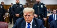 Trump em tribunal em Nova York; ele foi condenado criminalmente nesta quinta-feira (30/5)  Foto: JUSTIN LANE/POOL/EPA-EFE/REX/Shutterstock / BBC News Brasil