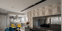 Alguns cuidados com a decoração podem deixar a sala de TV mais aconchegante Foto: Henrique Ribeiro | Projeto: escritório PB Arquitetura / Portal EdiCase