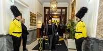  Foto: Divulgação/Borussia Dortmund - Legenda: Chegada do Borussia Dortmund ao hotel The Landmark London / Jogada10