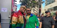 Tiago Abravanel e Fernando Poli na Parada LGBT+, em São Paulo  Foto: Reginaldo Tomaz/Terra