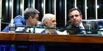 Os líderes do governo (da esq. à dir.), Randolfe Rodrigues e Jaques Wagner, ao lado do senador Rodrigo Pacheco, presidente da Casa  Foto: Roque de Sá/Agência Senado / Perfil Brasil