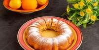 Aprenda a fazer bolo de laranja sem glúten com farinha de amêndoas  Foto: KamranAydinov/Freepik / Boa Forma