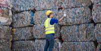 Brasil recicla apenas 4% dos resíduos Foto: Visoot Uthairam