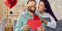 Veja o que dar de presente de Dia dos Namorados  Foto: Shutterstock / Alto Astral