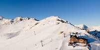 Nevasca hist&oacute;rica faz com que temporada de esqui seja antecipada em Bariloche  Foto: Cerro Catedral/Divulga&ccedil;&atilde;o / Viagem e Turismo