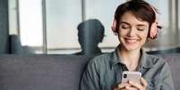 O podcast Conexão Atma surge como um canal para reflexões sobre saúde emocional e autodesenvolvimento  Foto: Drobot Dean / Adobe Stock
