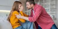 Relações tóxicas trazem danos à saúde mental das vítimas  Foto: Shutterstock / Alto Astral