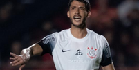  Foto: Agência Corinthians - Legenda: Gustavo Henrique é expulso aos 33 minutos em empate do Corinthians / Jogada10