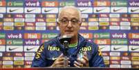  Foto: Rafael Ribeiro/CBF - Legenda: Coletiva do técnico Dorival Jr no Camping World Stadium nesta terça-feira / Jogada10