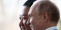 Vladimir Putin e Kim Jong-un vêm se aproximando há algum tempo  Foto: Getty Images / BBC News Brasil