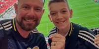 Pai leva filho para a Eurocopa e justifica faltas na escola: ‘Viagem educativa’  Foto: Reprodução/Instagram/@mcteeko