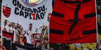 Torcida do Flamengo presta homenagem a Everton Ribeiro - Fotos: Rafael Arantes/Brasileirão Foto: Jogada10