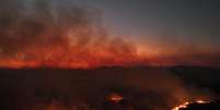 Uma visão de drone mostra fumaça subindo de um incêndio no Pantanal, a maior área úmida do mundo, em Corumbá, estado de Mato Grosso do Sul, Brasil, 12 de junho de 2024.  Foto: Reuters/Ueslei Marcelino