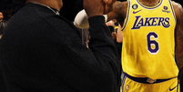 O Lakers será o primeiro time na história da NBA a contar com pai e filho no mesmo elenco   Foto: Divulgação / Los Angeles Lakers / Esporte News Mundo