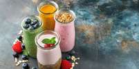 Saiba preparar em casa 5 diferentes versões de smoothies proteicos para integrar sua rotina de treinos e alimentação  Foto: Shutterstock / Saúde em Dia