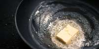 Você já usou manteiga e farinha de trigo como espessante para a comida?  Foto: scratsmacker/pixabay