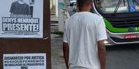 Em postes de várias quebradas de São Paulo foram colados cartazes lembrando das vítimas do Massacre de Paraisópolis Foto: Divulgação