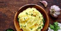 Purê de batata com alho e queijo  Foto: Liliya Kandrashevich | Shutterstock / Portal EdiCase
