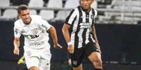 Corinthians vence o Botafogo no Nilton Santos –  Foto: Arthur Barreto / BFR / Jogada10