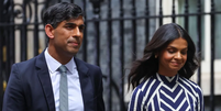 Rishi Sunak e a esposa, Akshata Narayan Murty  Foto: Reuters / BBC News Brasil