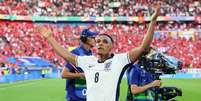 Trent Alexander-Arnold comemora classificação da Inglaterra para a semifinal da Euro 2024  Foto: Esporte News Mundo