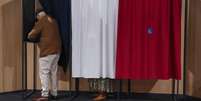 Franceses foram às urnas neste segundo turno das eleições legislativas  Foto: Reuters / BBC News Brasil
