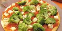 Minipizza de brócolis – Foto: Stela Handa  Foto: Guia da Cozinha