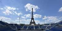 A nova arena do vôlei de praia tem a Torre Eiffel como pano de fundo  Foto: getty images