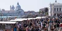 Veneza, uma das cidades mais visitadas do mundo, sofre há anos com o turismo de massa  Foto: DW / Deutsche Welle