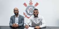 Corinthians anuncia a contratação de Alex Santana, ex-Athletico.   Foto: Rodrigo Coca/Agência Corinthians / Esporte News Mundo