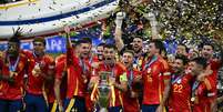 Jogadores da Espanha celebram título da Eurocopa  Foto: Lance!