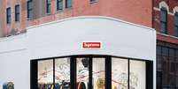 A Supreme é uma marca de "streetwear" de luxo  Foto: Divulgação/Supreme