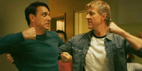 Daniel LaRusso (Ralph Macchio) e Jonnhy Lawrence (William Zabka) em Cobra Kai.  Foto: Adoro Cinema