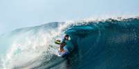 Gabriel Medina treina em Teahupoo.   Foto: Pablo Jimenez / ISA / Esporte News Mundo