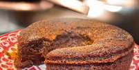 BOLO DE CHOCOLATE COM AVEIA  Foto: Bake and Cake Gourmet