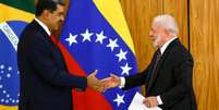 O presidente Luiz Inácio Lula da Silva (dir.) recebe o presidente da Venezuela, Nicolás Maduro, no Palácio do Planalto  Foto: Marcelo Camargo/Agência Brasil / Perfil Brasil