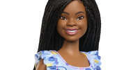 O cabelo e as roupas da nova Barbie Down foram desenvolvidos com base no feedback da comunidade negra  Foto: Divulgação/Mattel