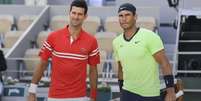 Nadal e Djokovic em Roland Garros em 2022   Foto: FFT / Esporte News Mundo