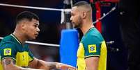 Darlan e Alan são irmãos e estão Seleção Brasileira Vôlei Masculino para a disputa das Olimpíadas  Foto: Reprodução / Lance!