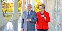 O presidente Luiz Inácio Lula da Silva e a ex-presidente Dilma Rousseff no Palácio da Alvorada, em Brasília  Foto: Reprodução/X @ricardostuckert