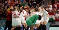 Mariane Fernandes em quadra, em derrota do Brasil para a Hungria por 25 a 24  Foto: Eloisa Lopez / Reuters