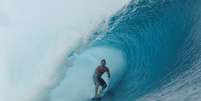 Gabriel Medina em disputa do surfe nos Jogos de Paris  Foto: REUTERS/Carlos Barria