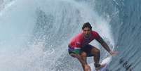 Gabriel Medina vence rival e avança às quartas do surfe; João Chianca também se classificou  Foto: REUTERS/Carlos Barria