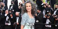 "Como mudamos a sociedade para ver as mulheres tão poderosas quanto os homens à medida que envelhecem?", disse Andie MacDowell  Foto: Reprodução: Facebook/Andie MacDowell