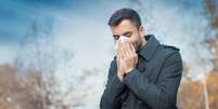 Durante os meses de inverno, há um aumento dos sintomas típicos das alergias respiratórias, como congestão e espirros  Foto: iStock / Jairo Bouer