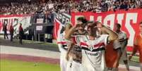 São Paulo vence o Flamengo pelo Brasileirão - Foto: Reprodução / Twitter São Paulo / Jogada10