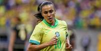 Marta pode ficar de fora da semifinal das Olimpíadas  Foto: Rafael Vieira/AGIF / Lance!