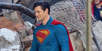 Pois é, a roupa do Superman sem pós-produção está meio baixa-renda mesmo (Imagem: Reprodução/Warner Bros.) Foto: Canaltech